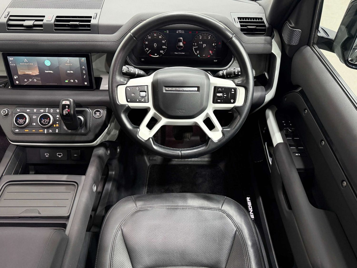 Used Land Rover Defender 2022 for sale - 77833917: Photo 23