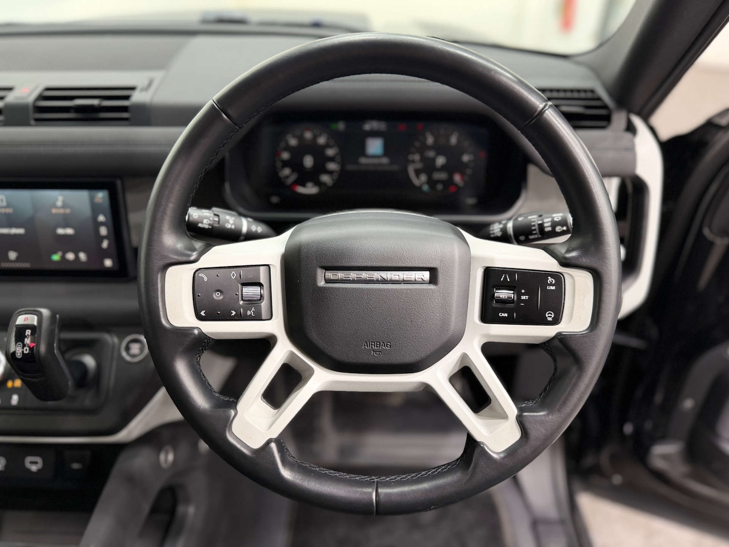 Used Land Rover Defender 2022 for sale - 77833917: Photo 24