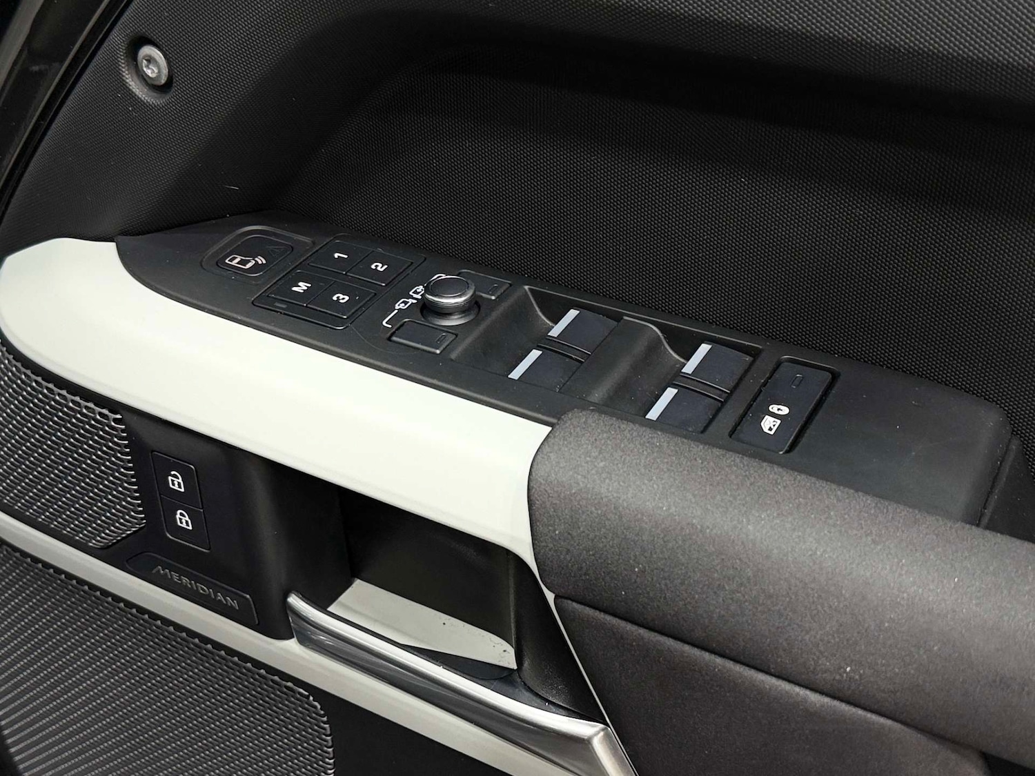 Used Land Rover Defender 2022 for sale - 77833917: Photo 40