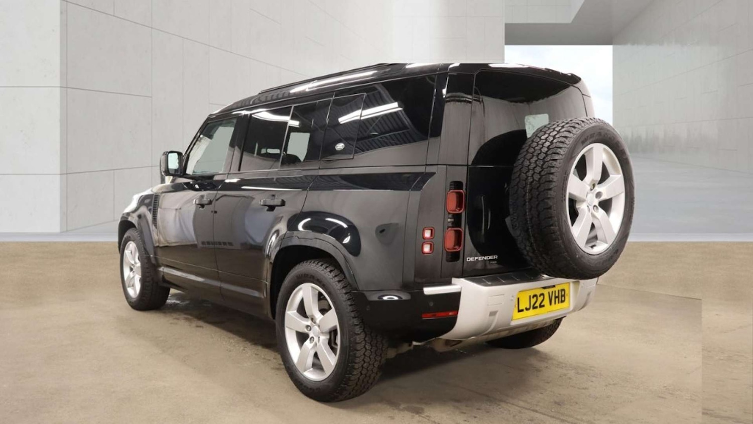 Used Land Rover Defender 2022 for sale - 78182153: Photo 3
