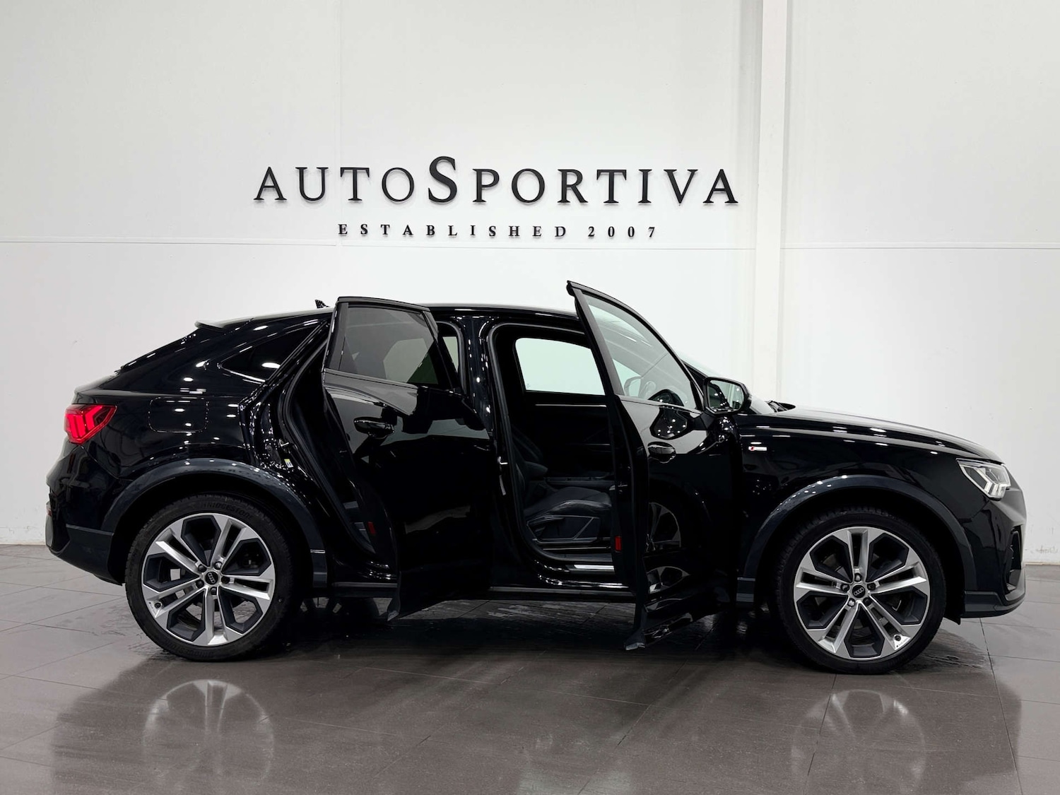 Used Audi Q3 2023 for sale - 77618897: Photo 15