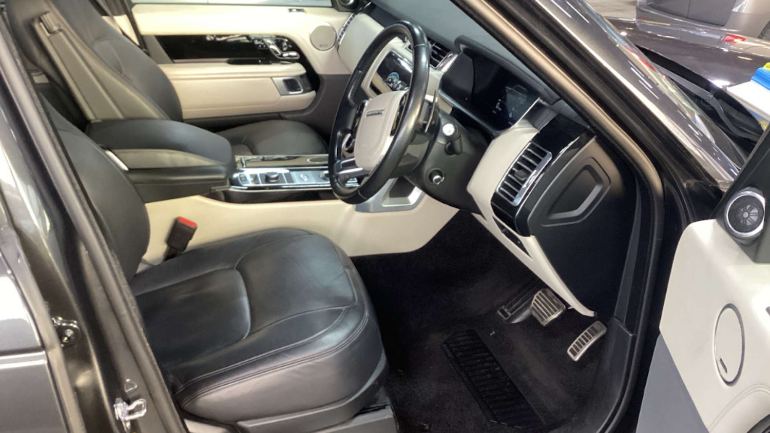 Used Land Rover Range Rover 2021 for sale - 76505127: Photo 2