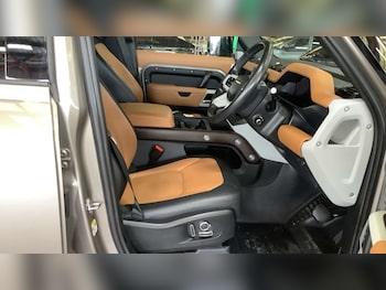 Used Land Rover Defender 2023 for sale - 78733862: Photo