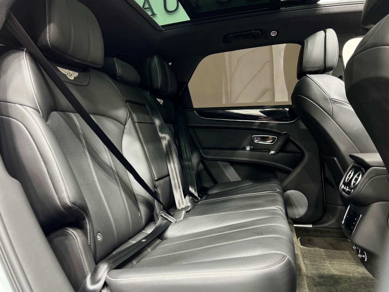 Used Bentley Bentayga 2017 for sale - 77403462: Photo 14