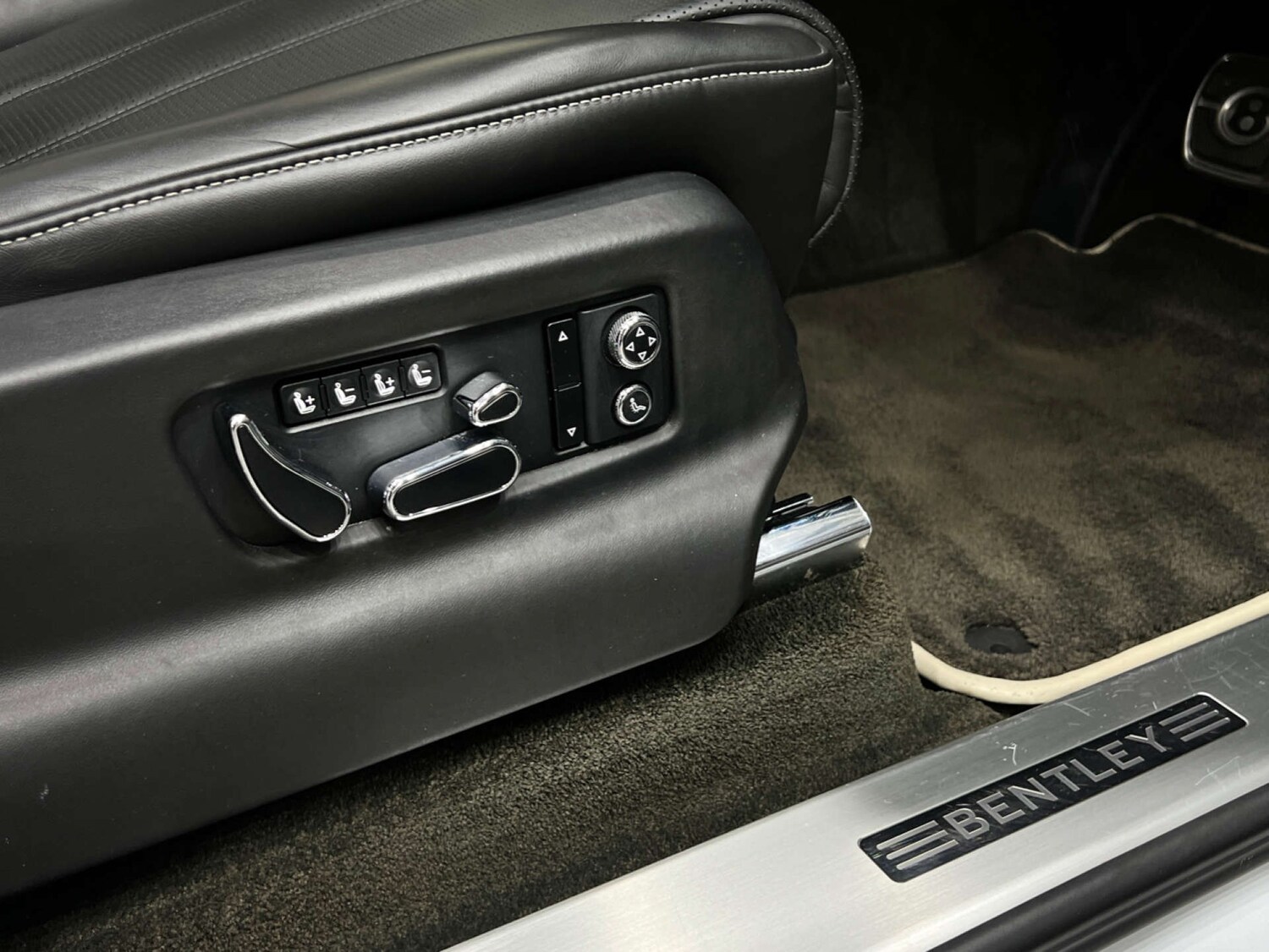 Used Bentley Bentayga 2017 for sale - 77403462: Photo 45