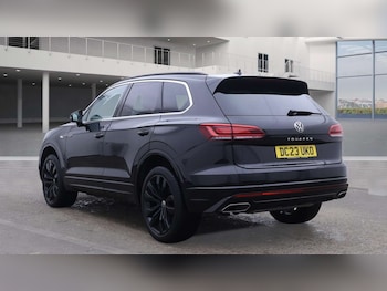Used Volkswagen Touareg 2023 for sale - 76265242: Photo 2
