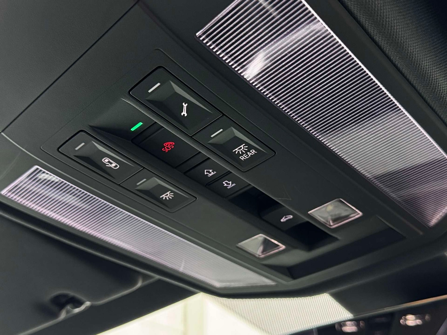 Used Volkswagen Touareg 2023 for sale - 76265242: Photo 36