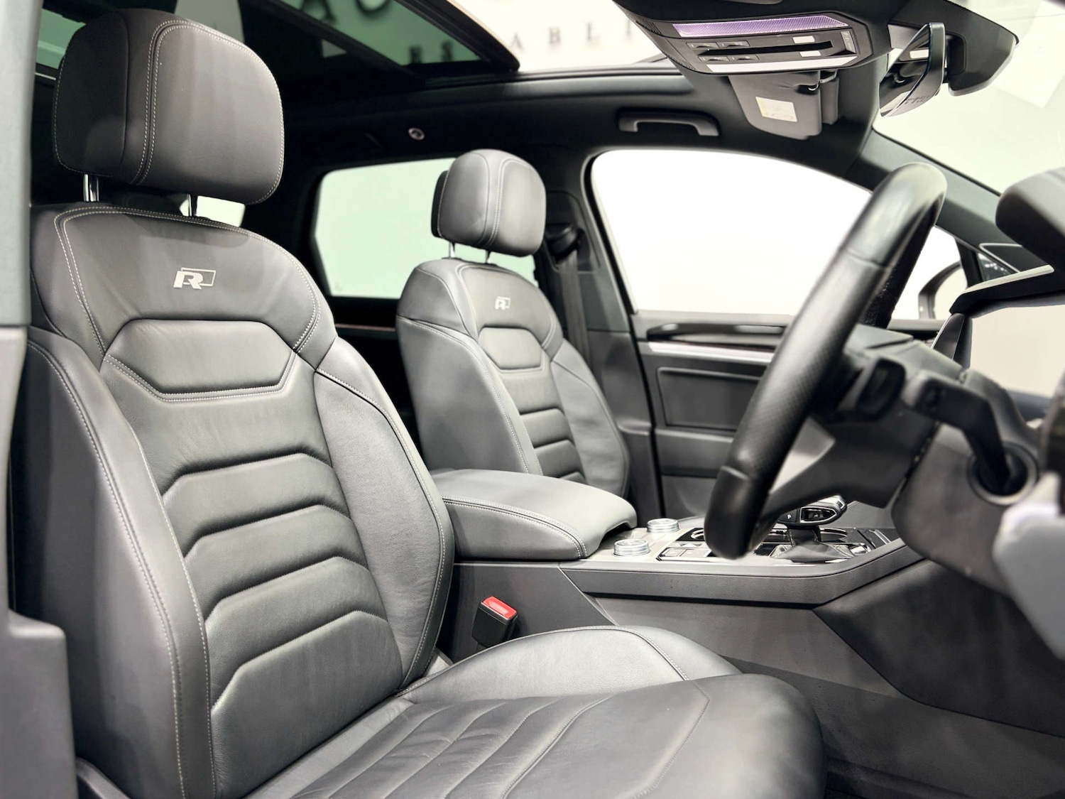 Used Volkswagen Touareg 2021 for sale - 76255860: Photo 2