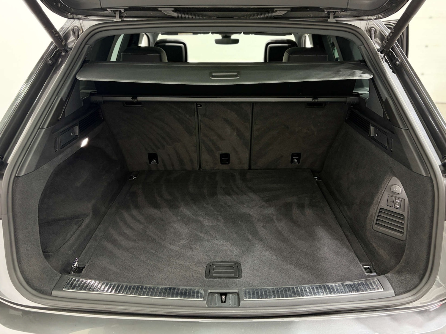 Used Volkswagen Touareg 2021 for sale - 76255860: Photo 28