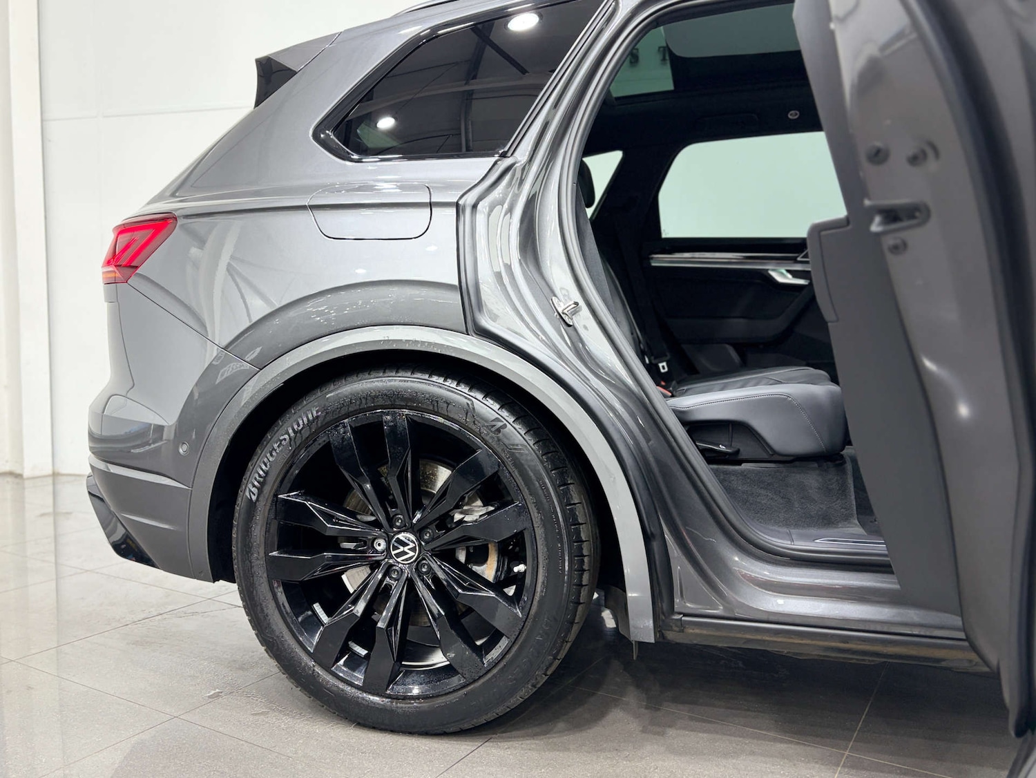 Used Volkswagen Touareg 2021 for sale - 76255860: Photo 32