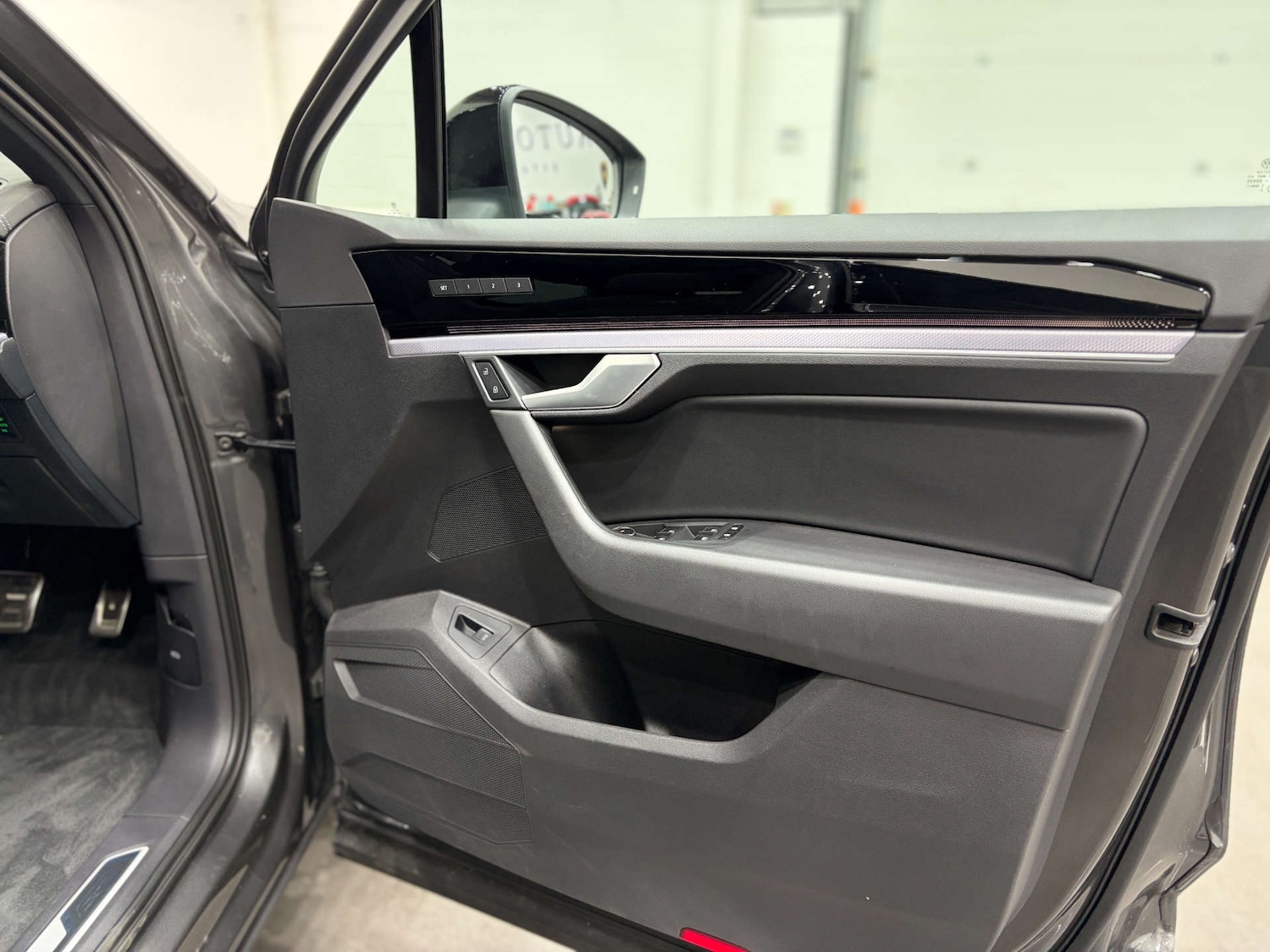 Used Volkswagen Touareg 2021 for sale - 76255860: Photo 33