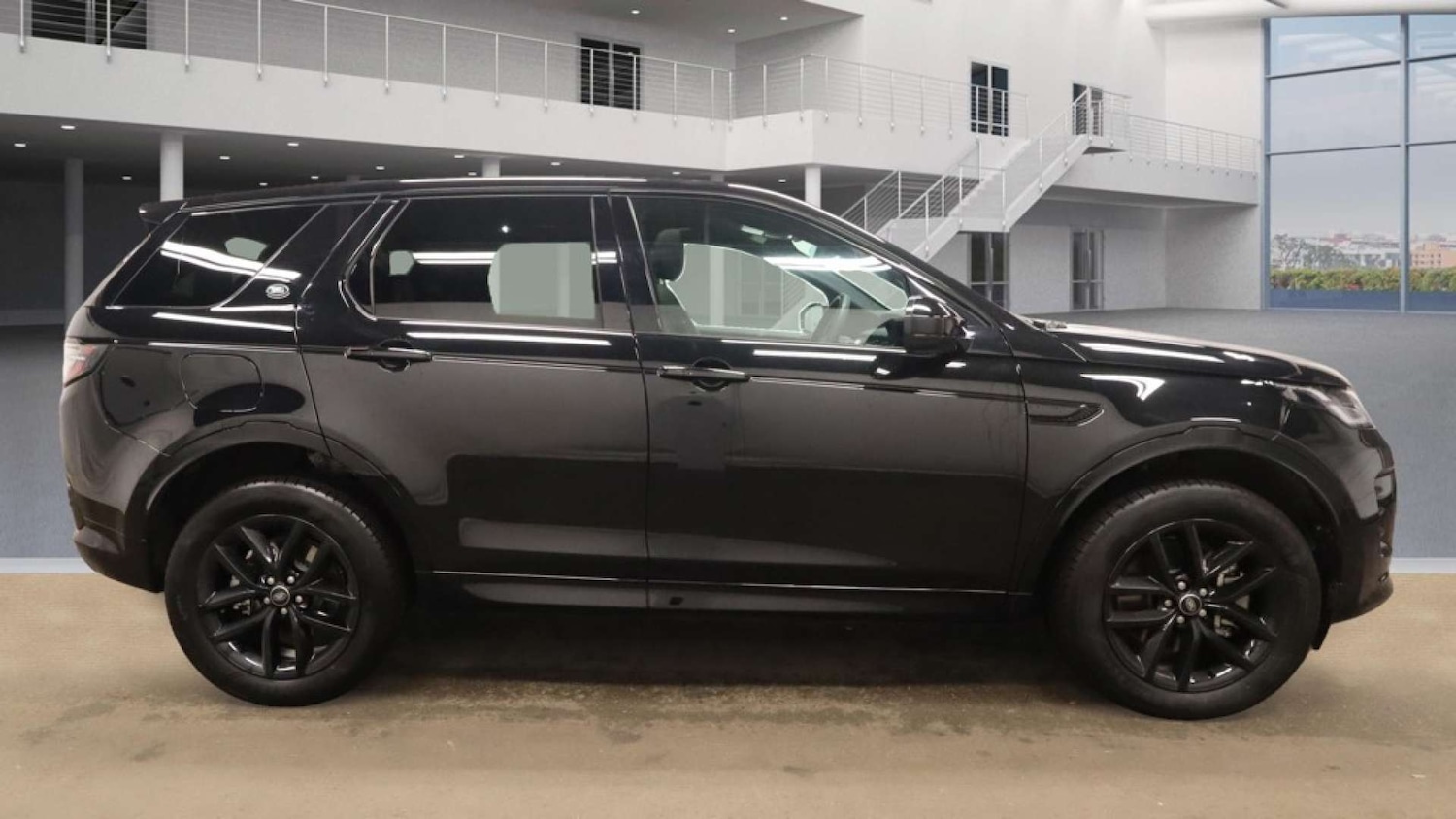 Used Land Rover Discovery Sport 2025 for sale - 76694816: Photo 3