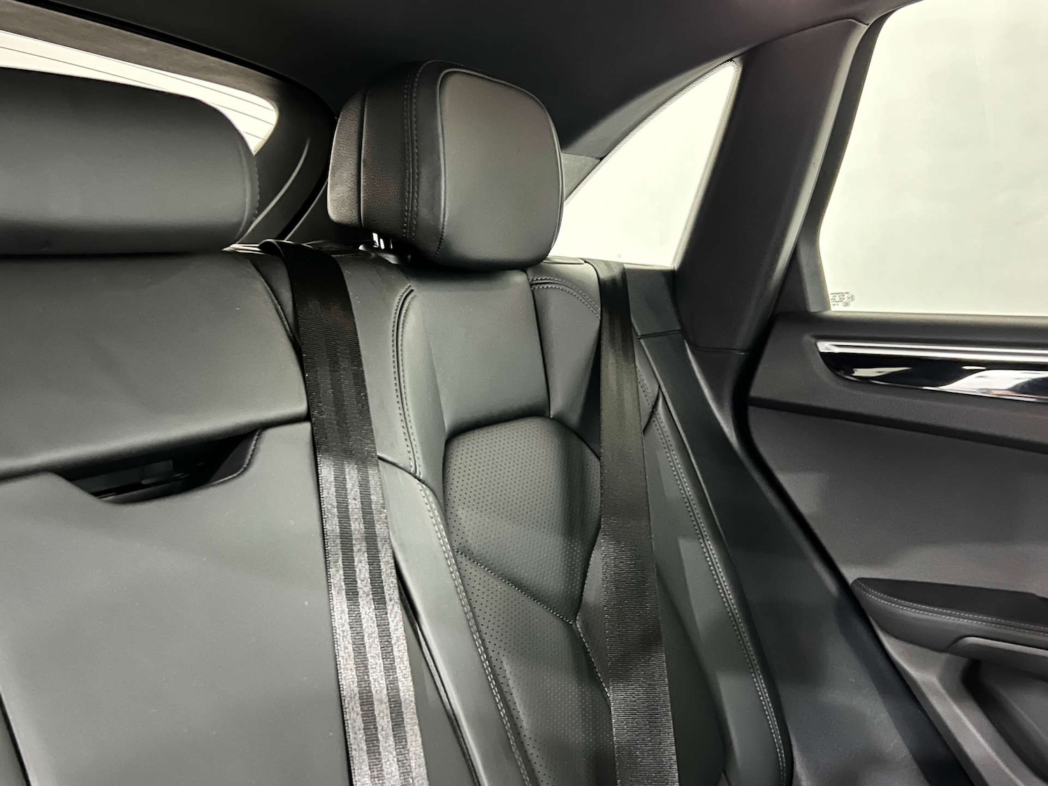 Used Porsche Macan 2022 for sale - 76277630: Photo 16