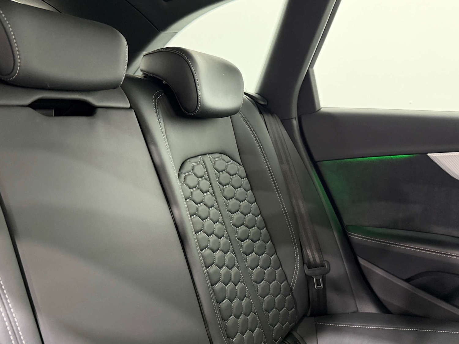 Used Audi RS4 2022 for sale - 77833878: Photo 17