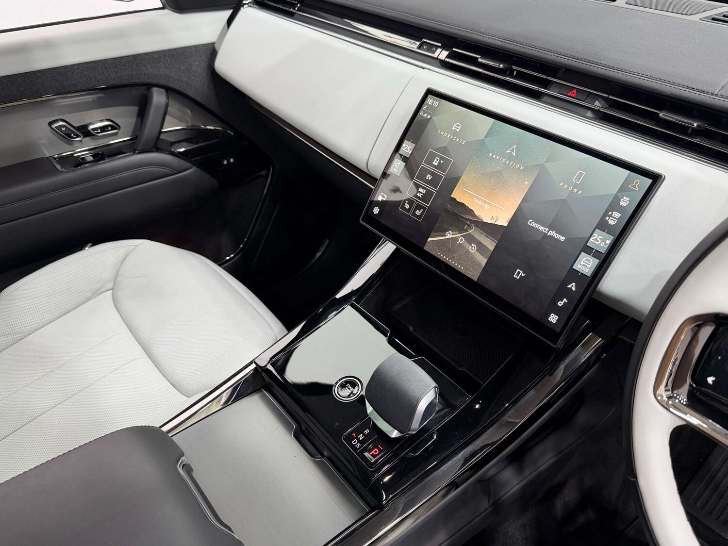 Used Land Rover Range Rover Sport 2024 for sale - 76830063: Photo 44