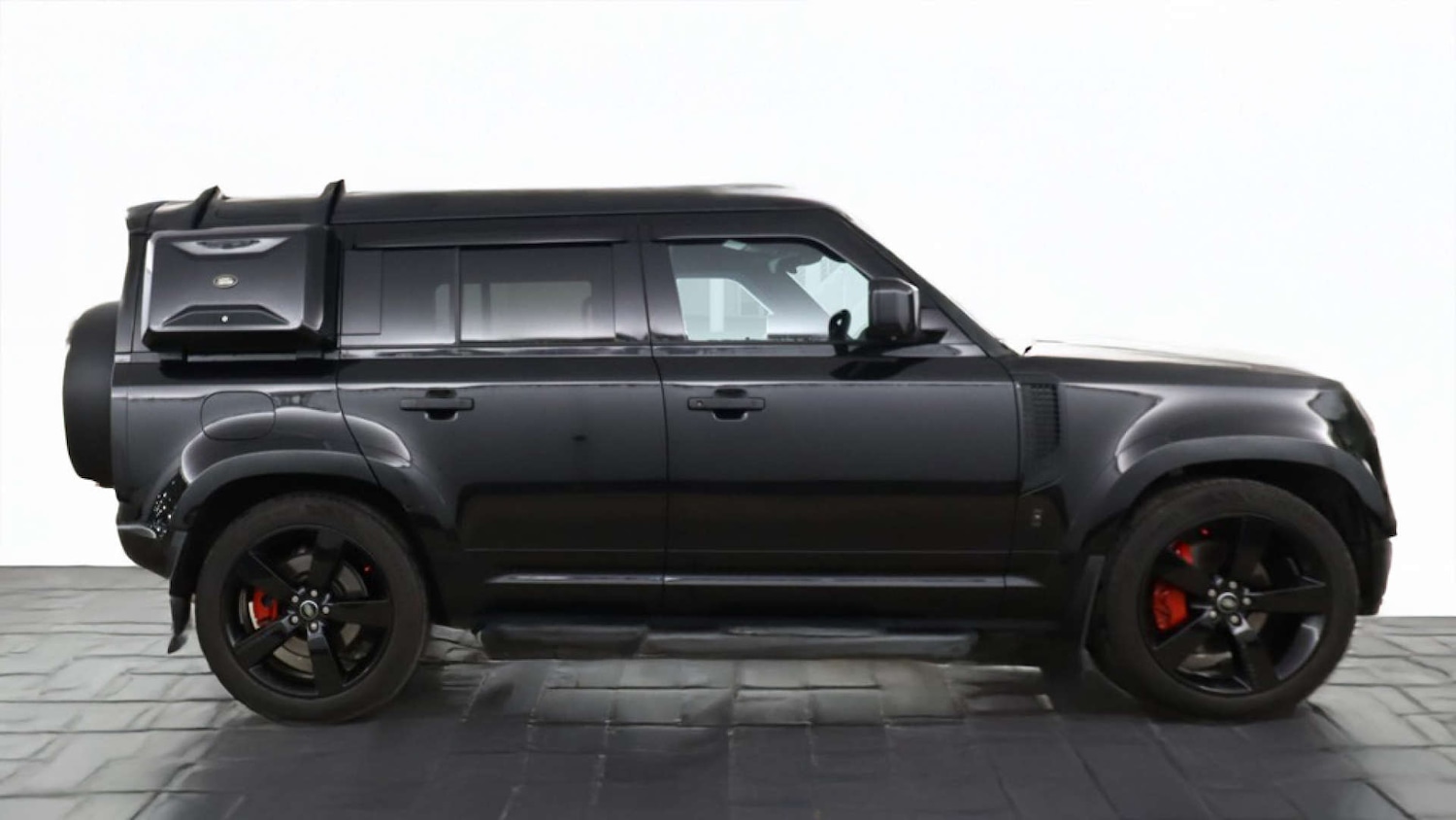 Used Land Rover Defender 2023 for sale - 76567768: Photo 3