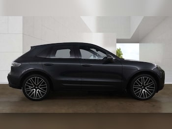 Used Porsche Macan 2023 for sale - 78873388: Photo