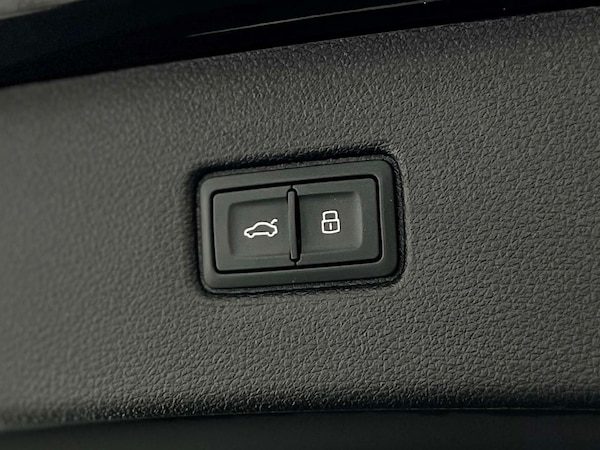 Used Audi Q7 2023 for sale - 76277624: Photo 32