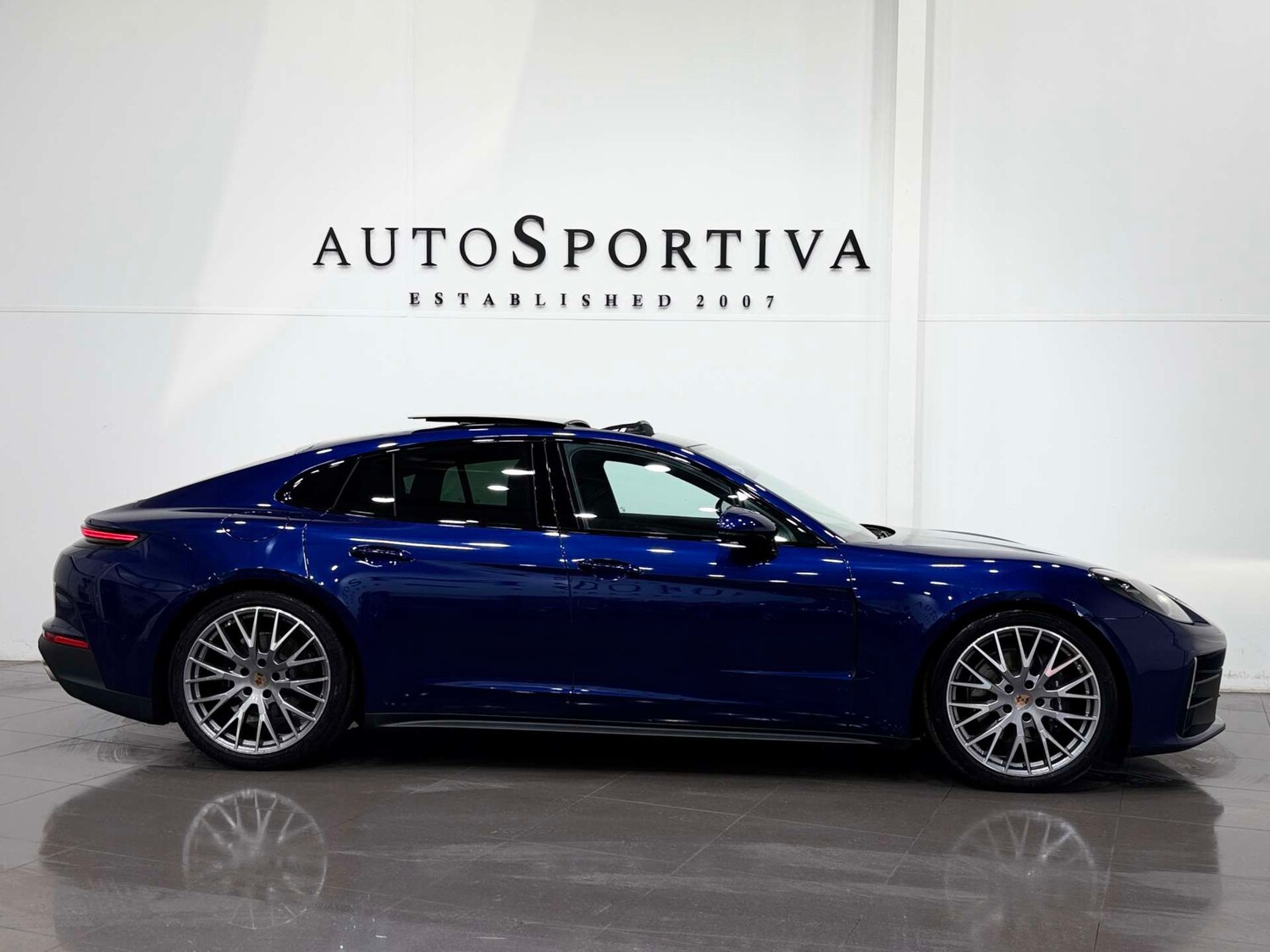 Used Porsche Panamera 2024 for sale - 78154350: Photo 9