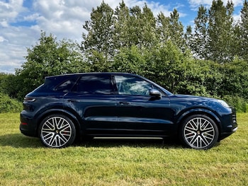 Used Porsche Cayenne 2024 for sale - 78581245: Photo