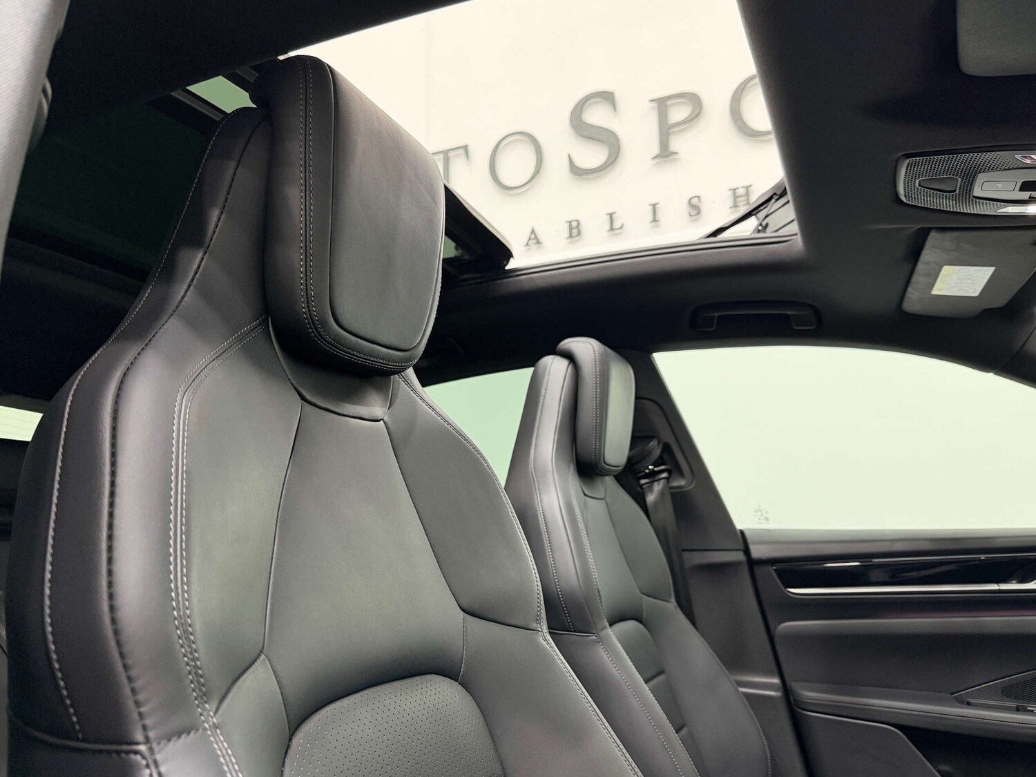 Used Porsche Macan 2024 for sale - 77210014: Photo 46