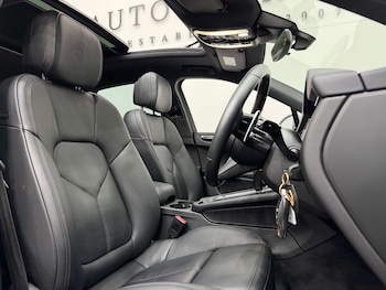 Used Porsche Macan 2025 for sale - 78885323: Photo