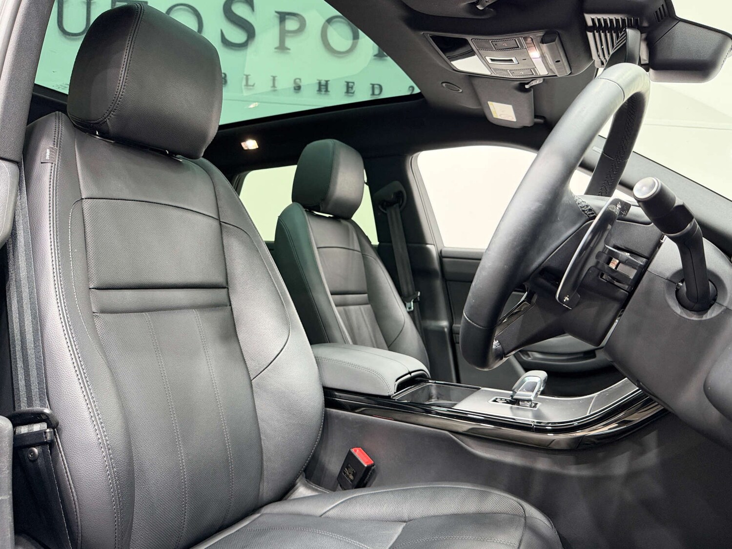 Used Land Rover Range Rover Evoque 2023 for sale - 76579682: Photo 2