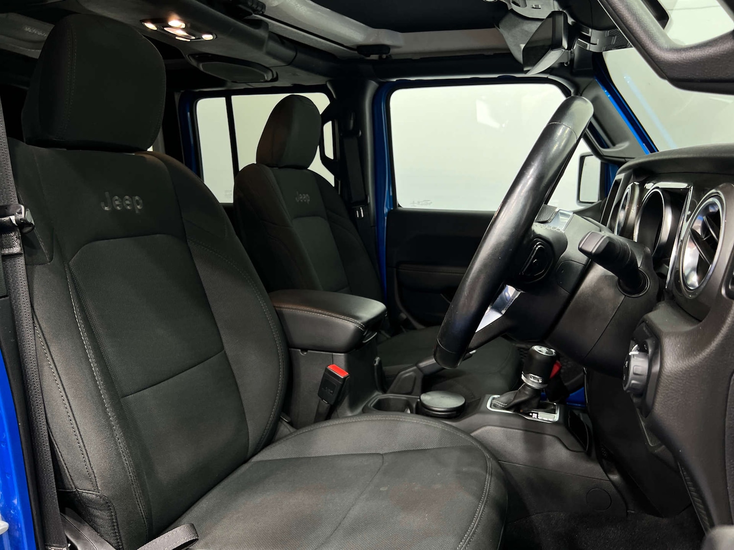 Used Jeep Wrangler 2022 for sale - 76277536: Photo 2