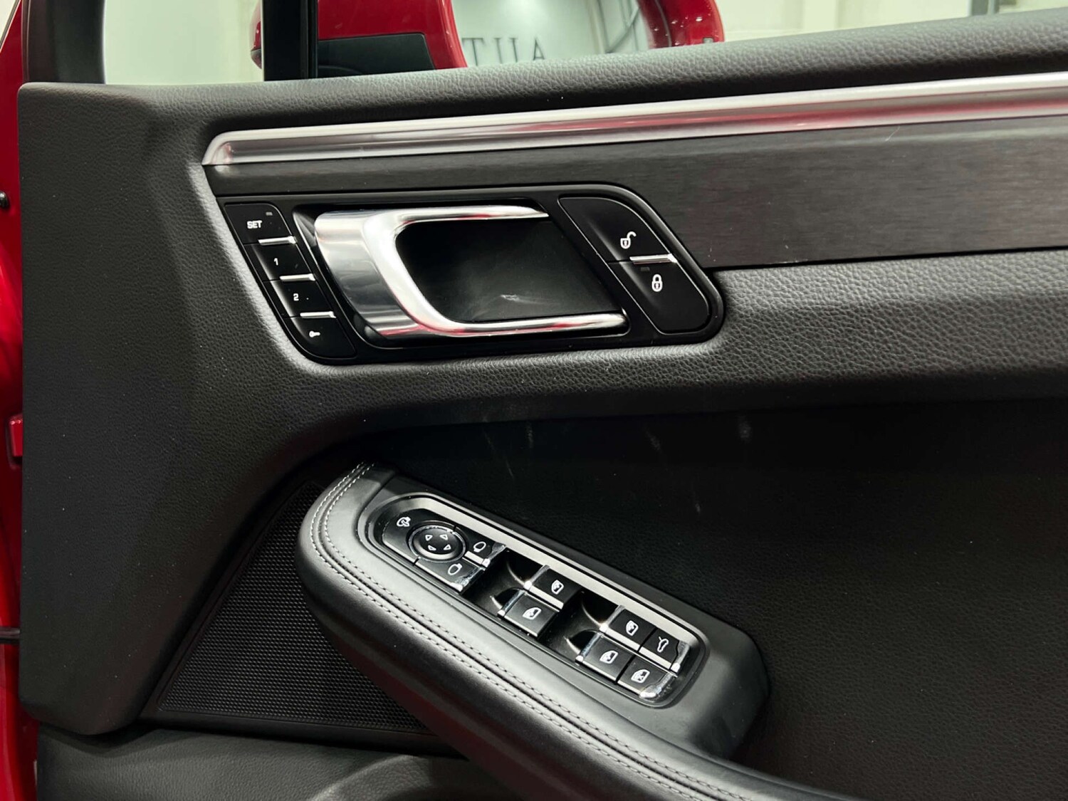 Used Volkswagen up! 2018 for sale - 77963124: Photo 32