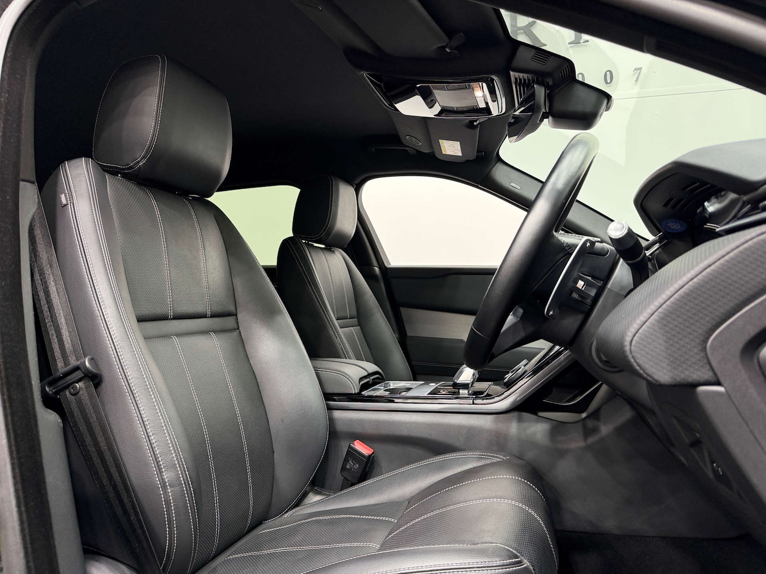 Used Land Rover Range Rover Velar 2022 for sale - 76969214: Photo 2