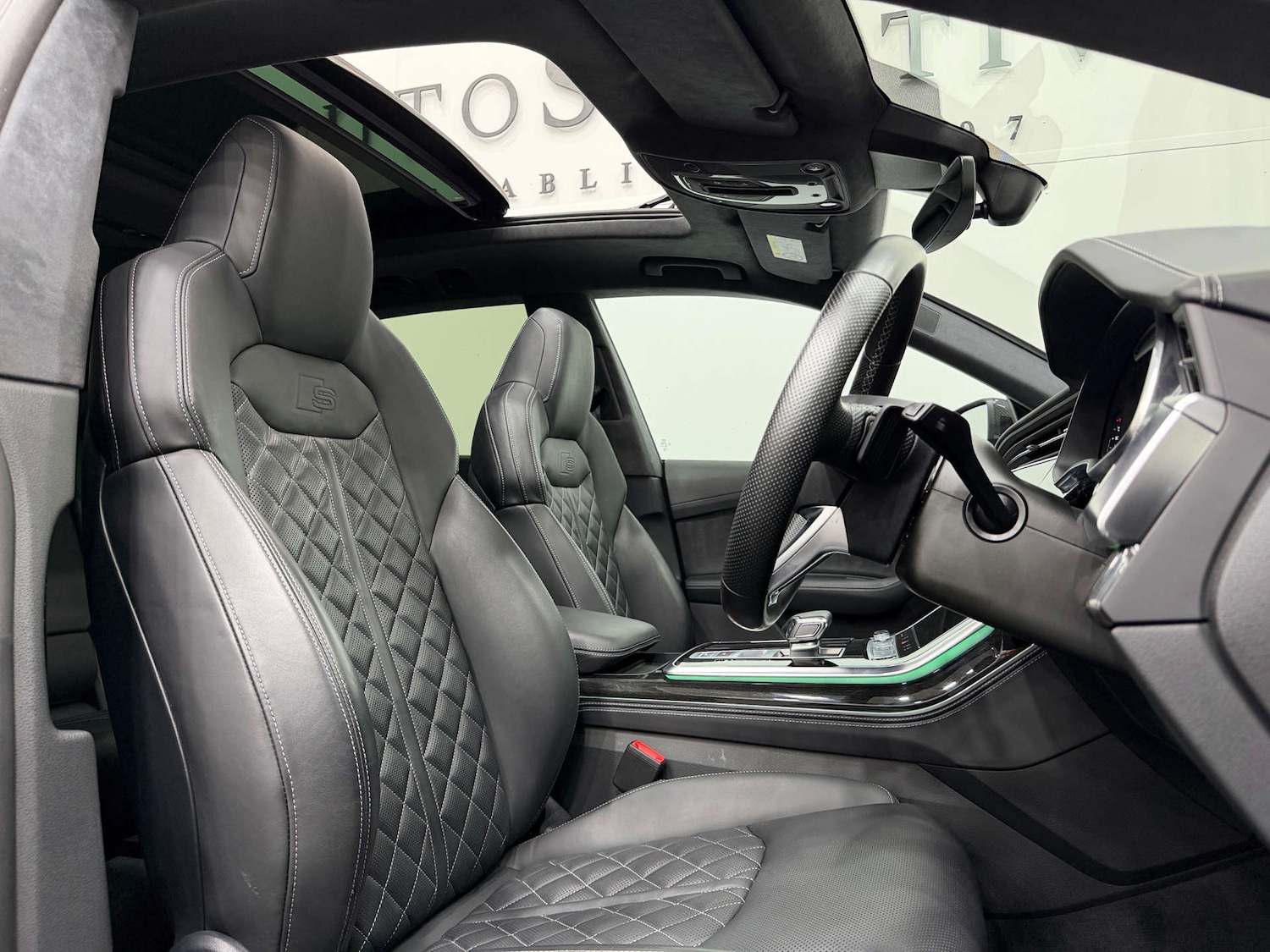 Used Audi Q8 2024 for sale - 77833934: Photo 2