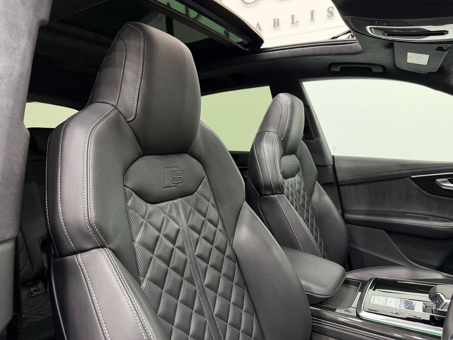 Used Audi Q8 2024 for sale - 77833934: Photo 48