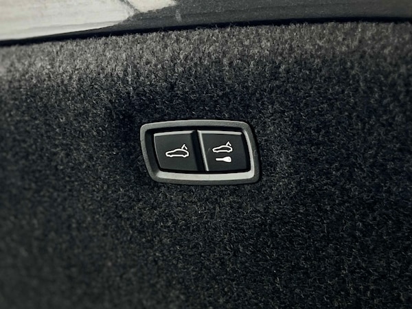 Used Porsche Taycan 2023 for sale - 76068151: Photo 32