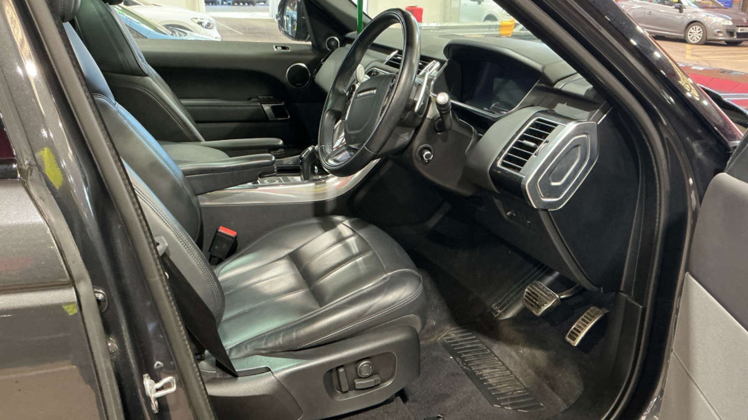 Used Land Rover Range Rover Sport 2022 for sale - 77964841: Photo 2