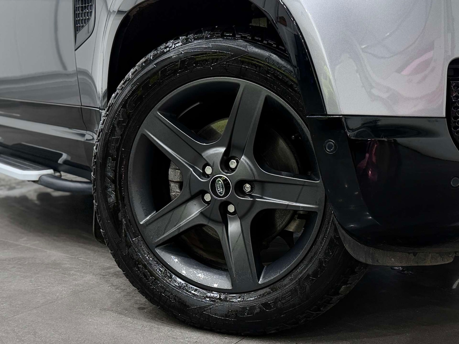 Used Land Rover Defender 2022 for sale - 76642923: Photo 12