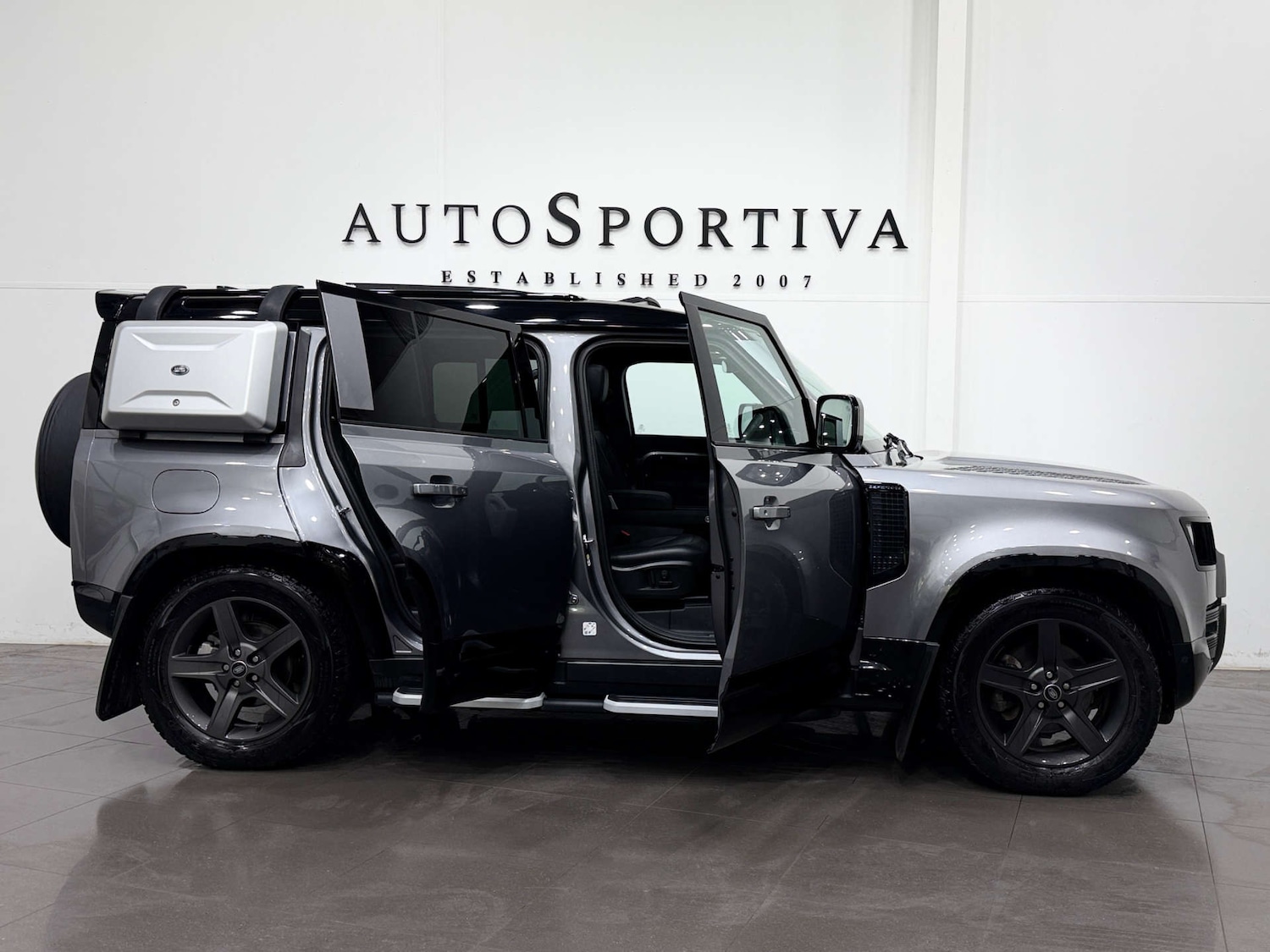Used Land Rover Defender 2022 for sale - 76642923: Photo 14