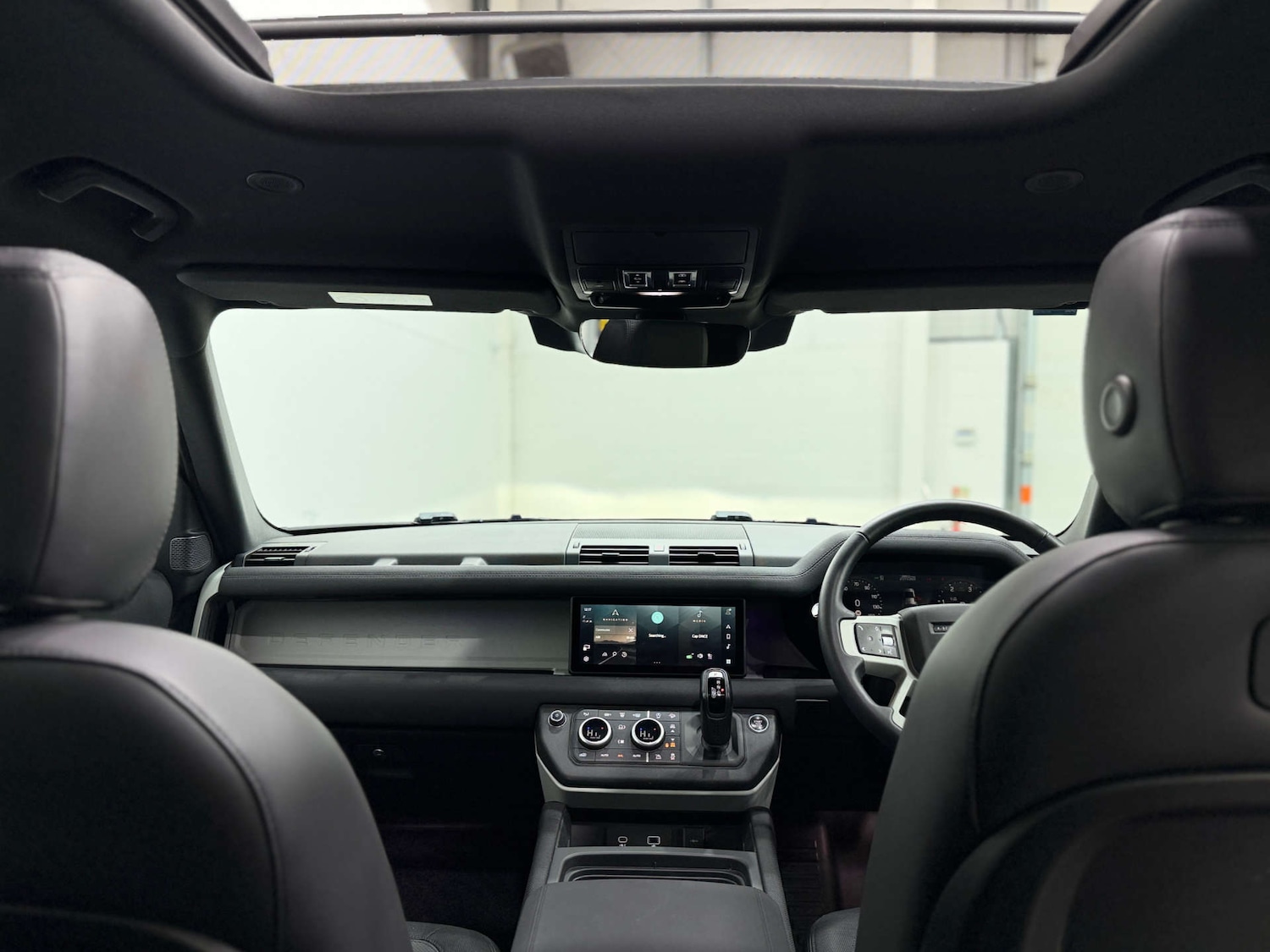 Used Land Rover Defender 2022 for sale - 76642923: Photo 21