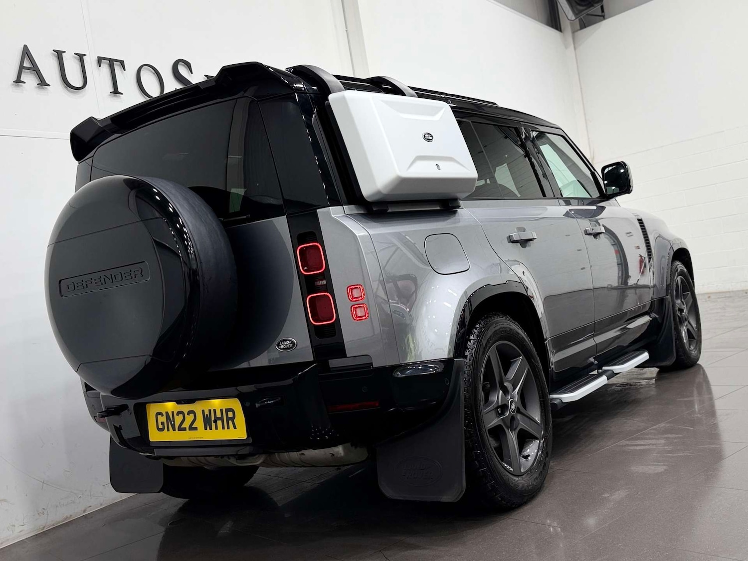 Used Land Rover Defender 2022 for sale - 76642923: Photo 28