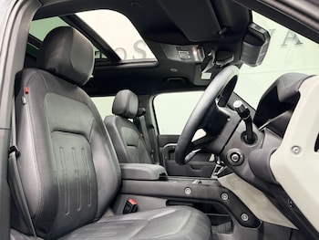 Used Land Rover Defender 2022 for sale - 76642923: Photo