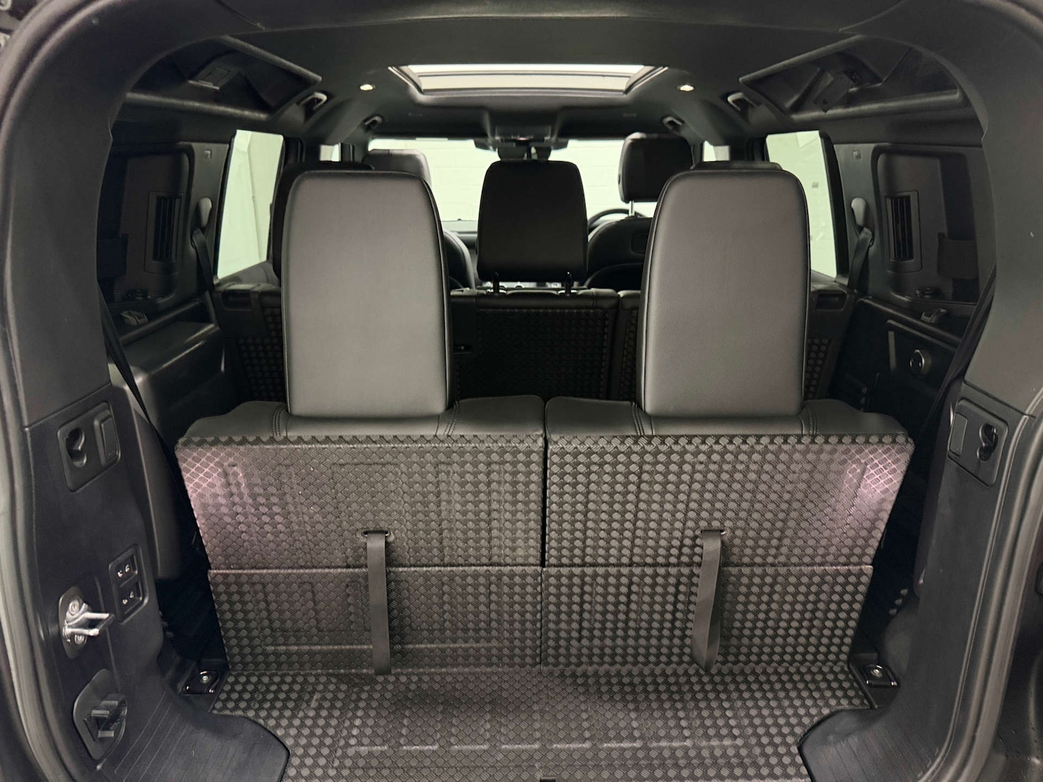 Used Land Rover Defender 2022 for sale - 76642923: Photo 33