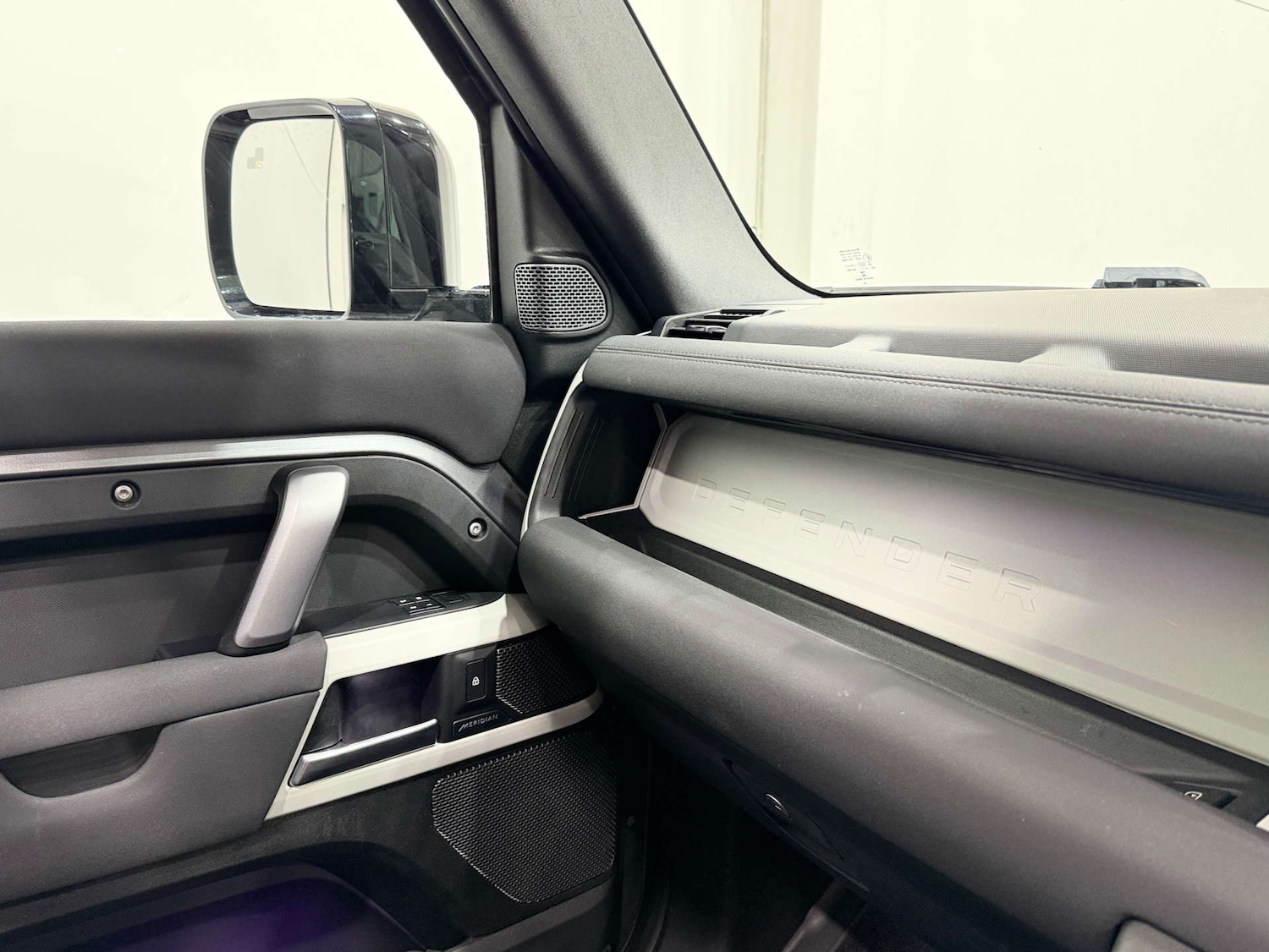 Used Land Rover Defender 2022 for sale - 76642923: Photo 40