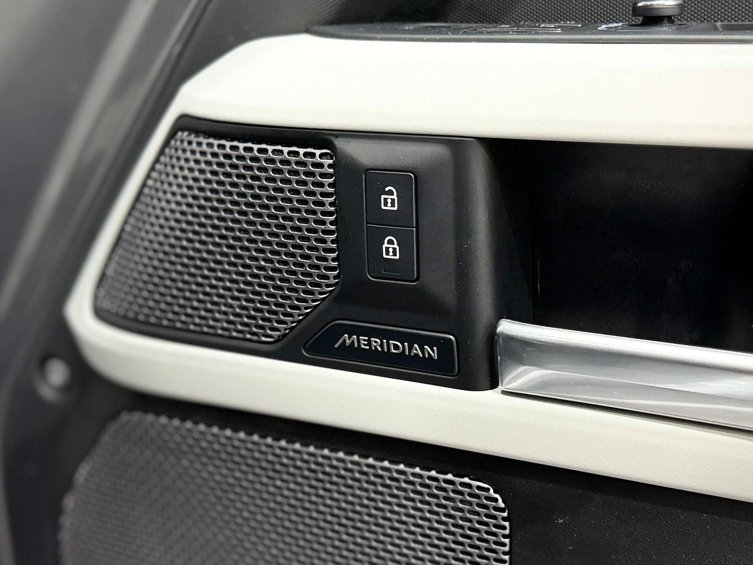 Used Land Rover Defender 2022 for sale - 76642923: Photo 44