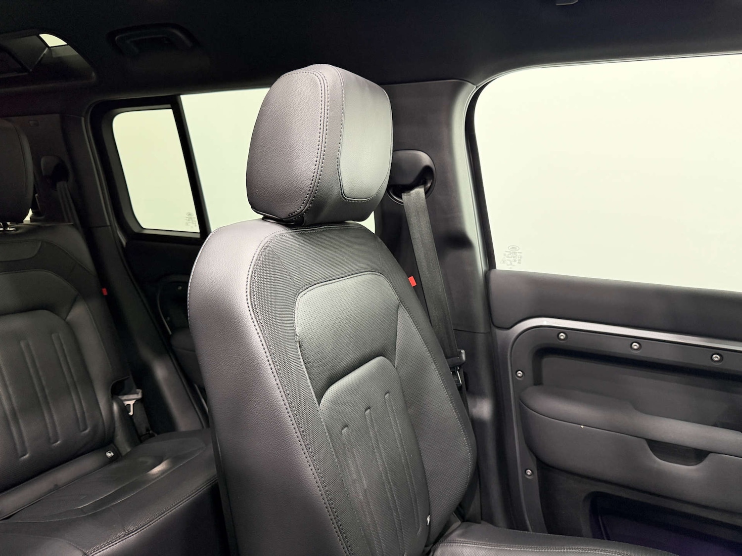 Used Land Rover Defender 2022 for sale - 76642923: Photo 46