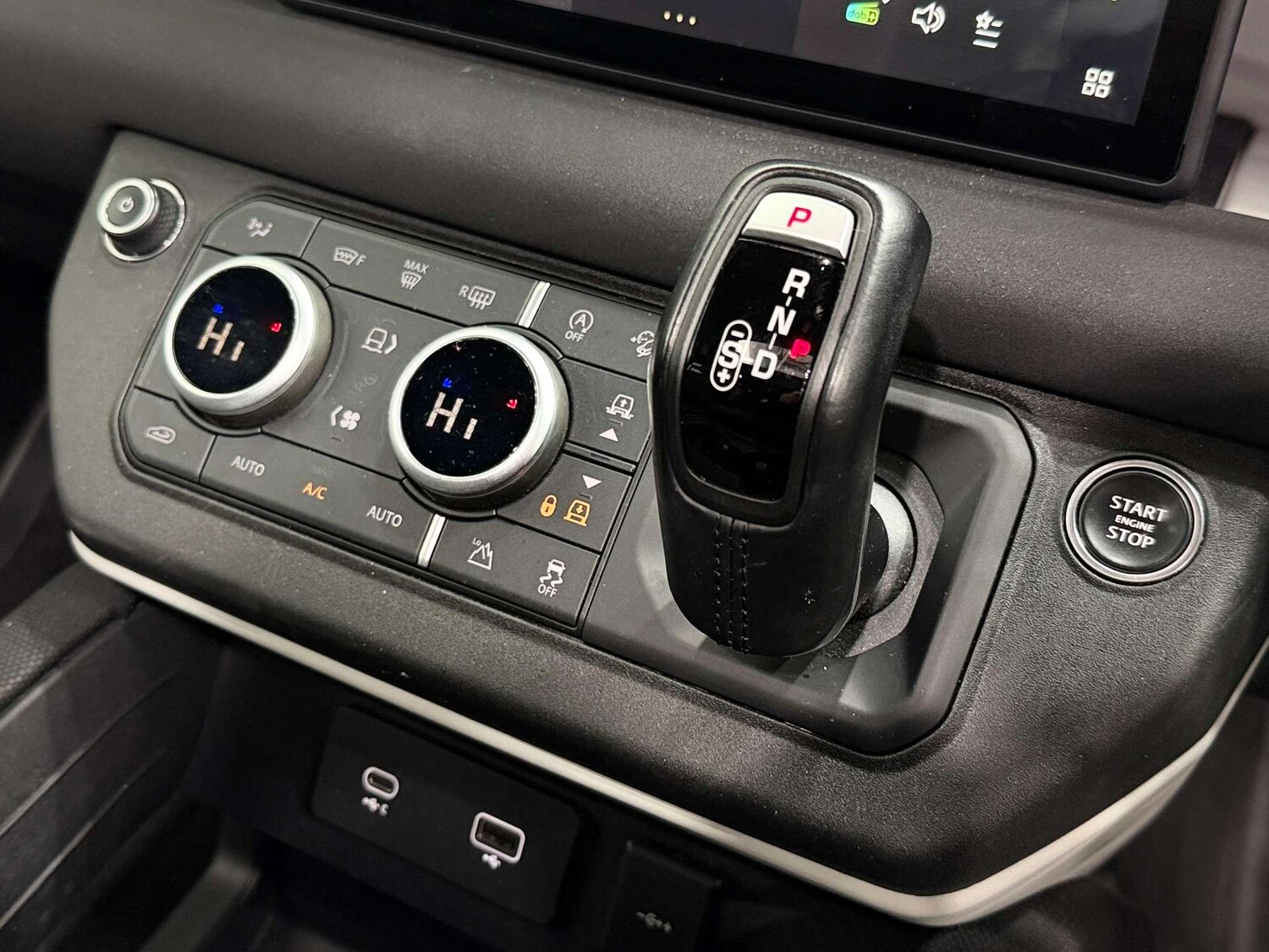 Used Land Rover Defender 2022 for sale - 76642923: Photo 58