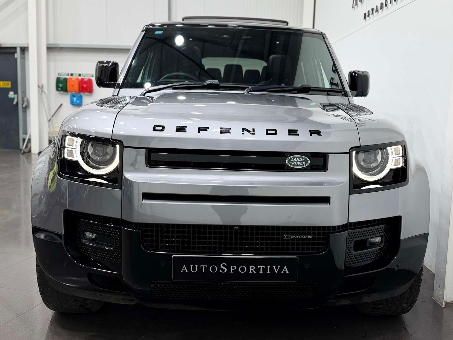 Used Land Rover Defender 2022 for sale - 76642923: Photo 8