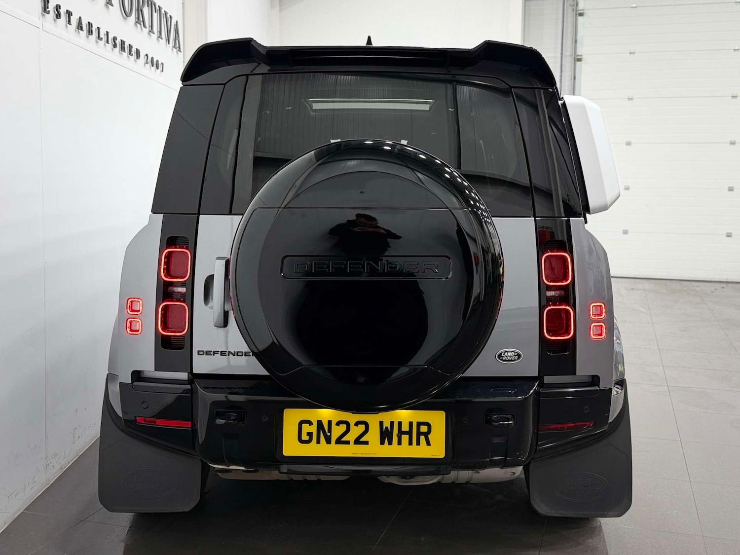 Used Land Rover Defender 2022 for sale - 76642923: Photo 9