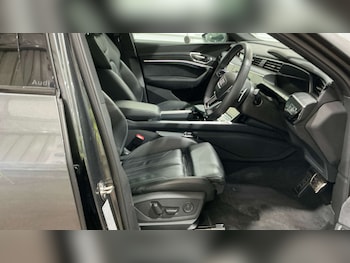 Used Audi Q8 2024 for sale - 78442238: Photo
