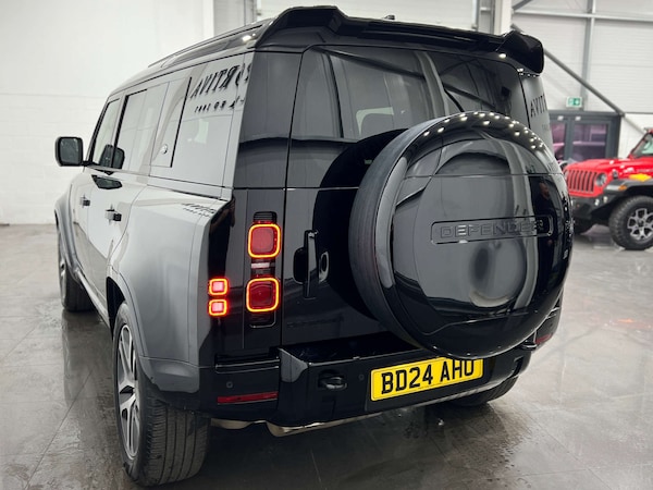Used Land Rover Defender 2024 for sale - 76129214: Photo 10