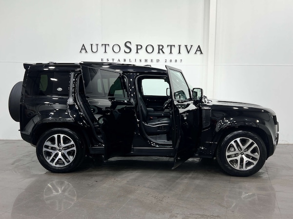 Used Land Rover Defender 2024 for sale - 76129214: Photo 14