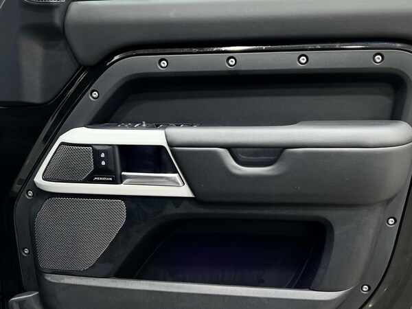 Used Land Rover Defender 2024 for sale - 76129214: Photo 37